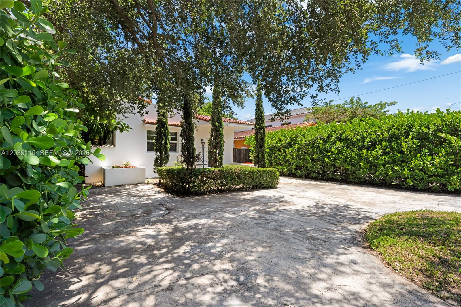 2209 Southwest 57th Court Miami, FL 33155 - Photo 4 of 38