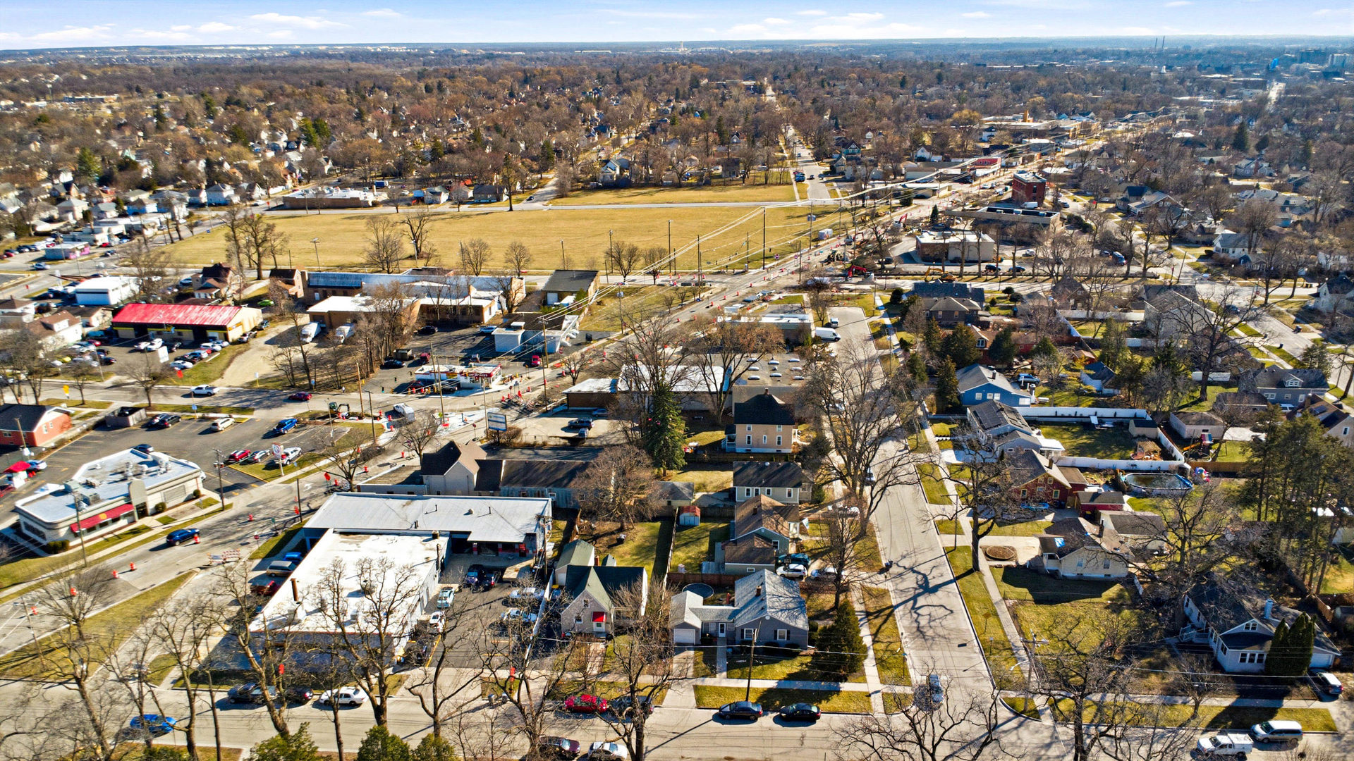 1020 Hill Avenue Elgin, IL 60120 - Photo 36 of 43 an aerial view of multiple house