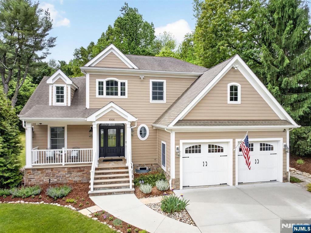 444 Lake Road Wyckoff, NJ 07481 - Photo 3 of 50