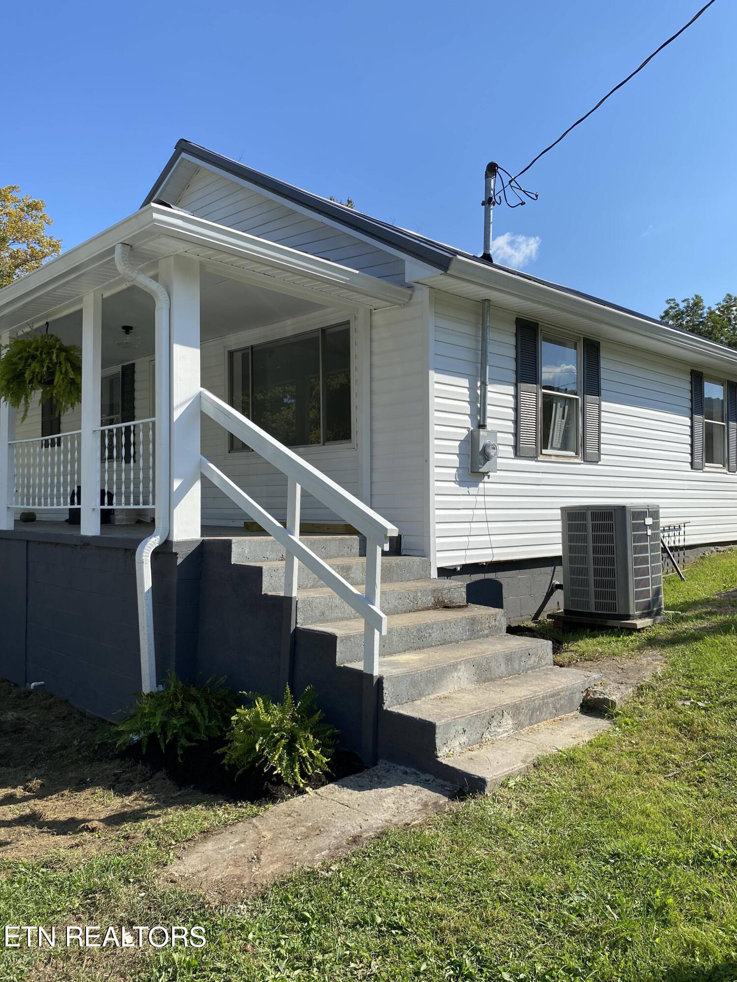 144 Gumwood Road Middlesboro, KY 40965 - Photo 2 of 11 1000017317