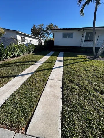 $1,800 | 8000 Southwest 19th Street, Miami, FL 33155