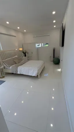 $1,700 | 8000 Southwest 19th Street, Miami, FL 33155
