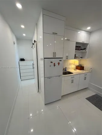 $1,700 | 8000 Southwest 19th Street, Miami, FL 33155