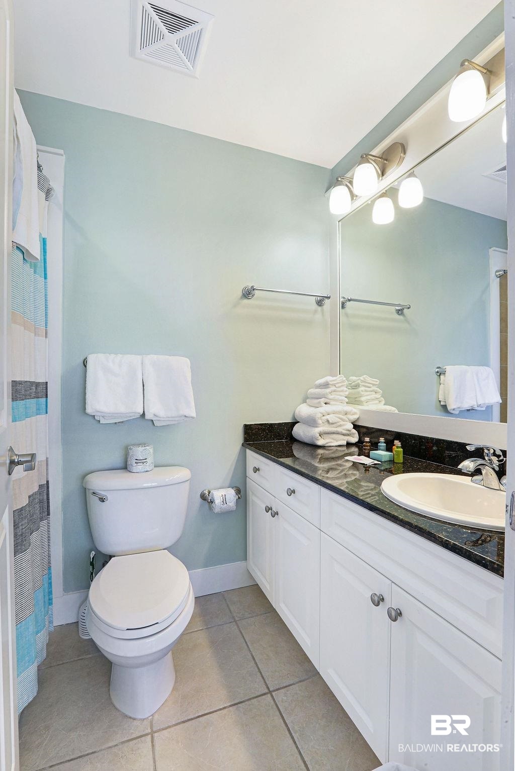 815 Plantation Road, Unit 402 Gulf Shores, AL 36542 - Photo 16 of 25 Gallery Image 16