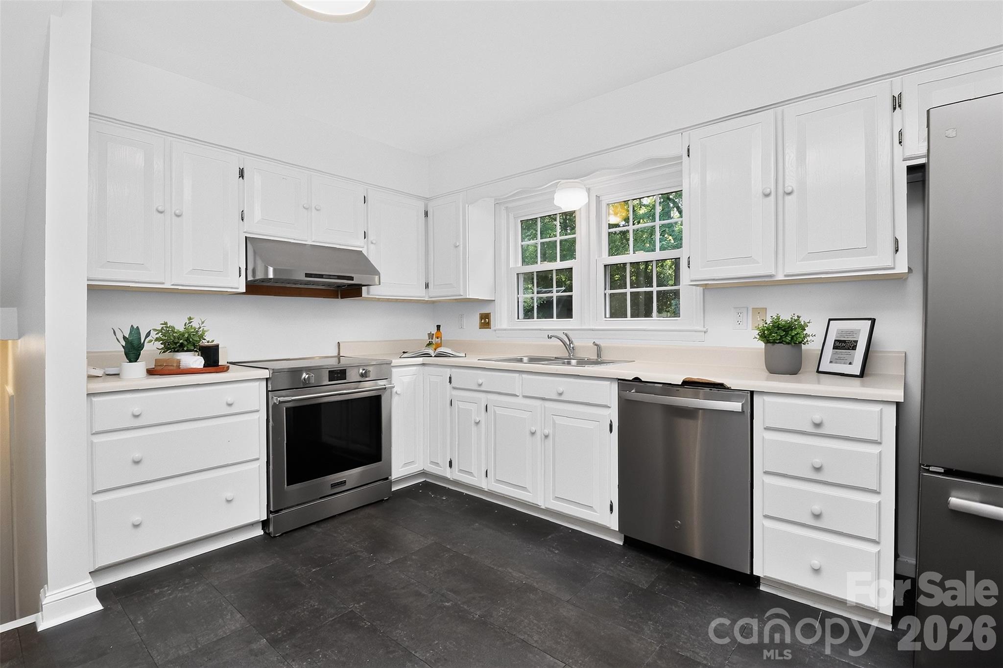 6725 Windyrush Road Charlotte, NC 28226 - Photo 5 of 35