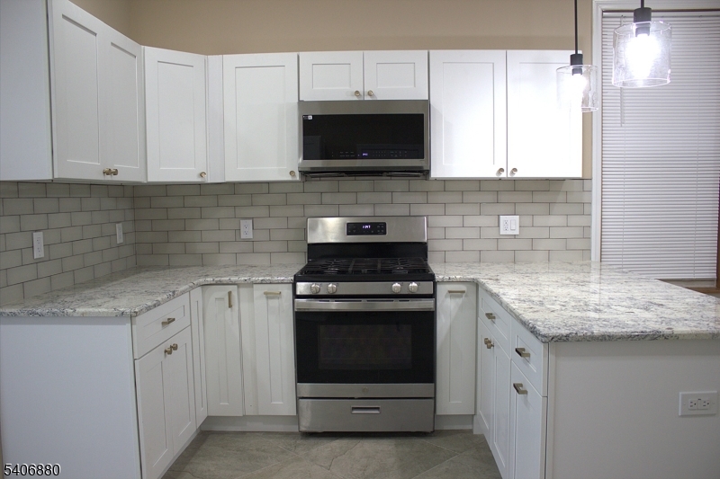 16 Sayre Street Elizabeth, NJ 07208 - Photo 6 of 31