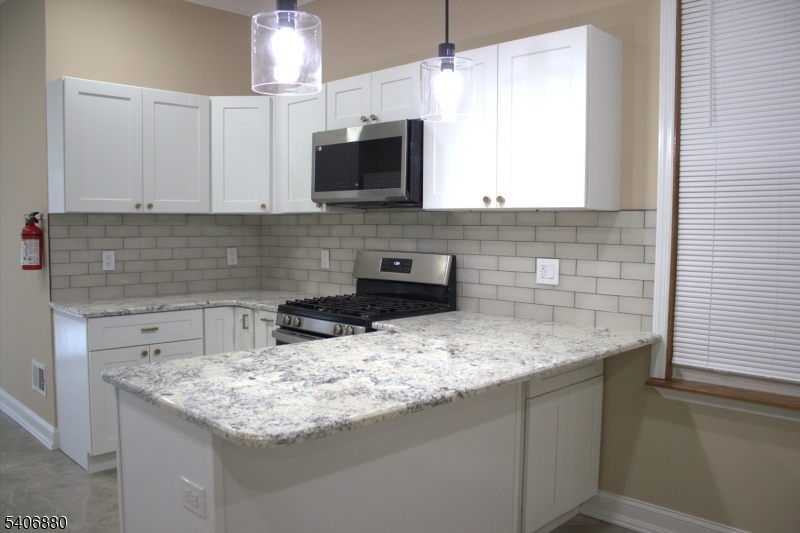 16 Sayre Street Elizabeth, NJ 07208 - Photo 7 of 31