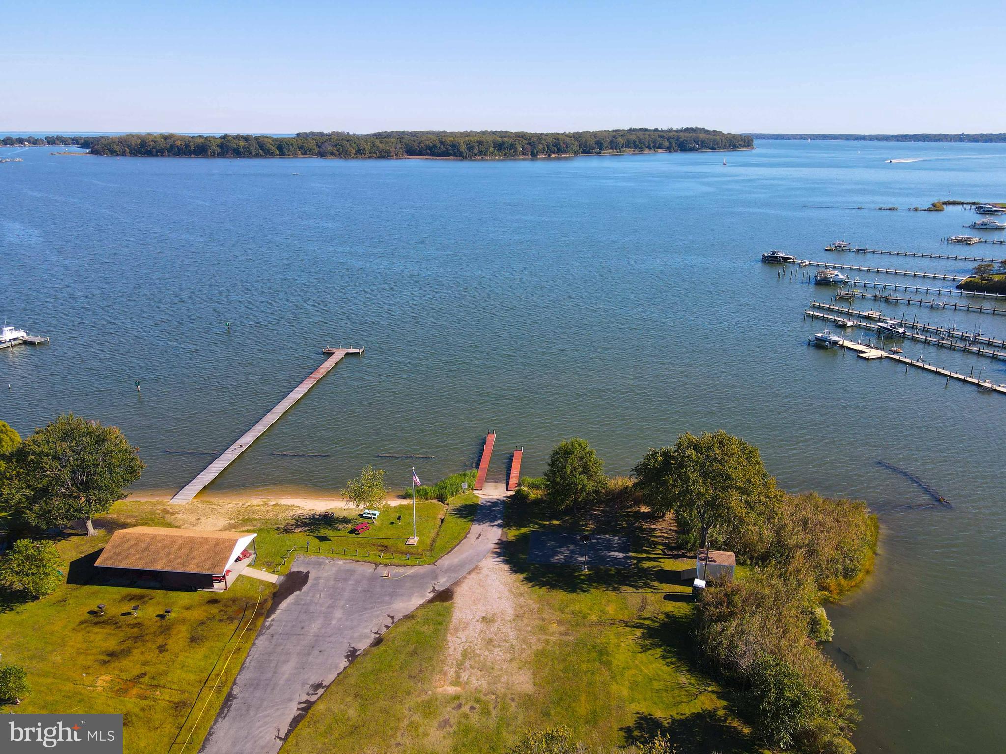 315 Hickory Point Road Pasadena, MD 21122 - Photo 4 of 39 Hunters Harbor