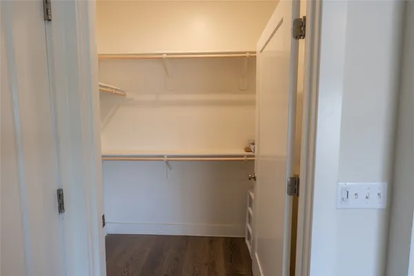 $2,550 | 2827 Manor Road, Unit 4101, Austin, TX 78722