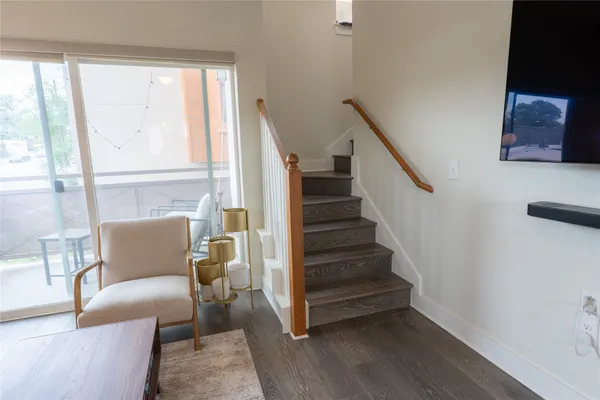 $2,550 | 2827 Manor Road, Unit 4101, Austin, TX 78722