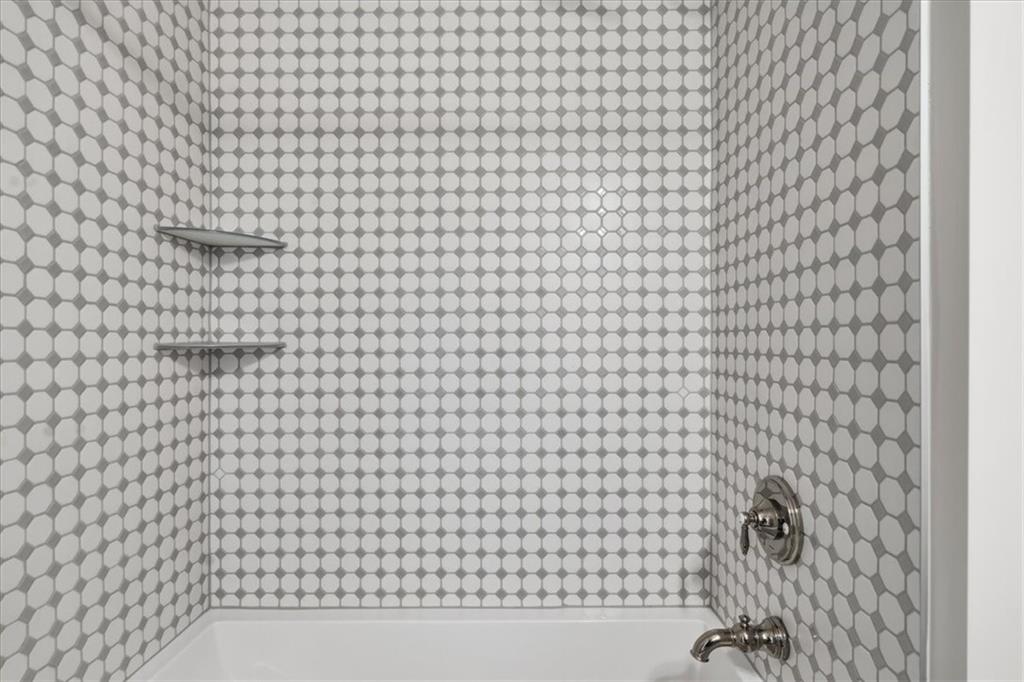 101 Shadow Rdg Drive Butler, PA 16002 - Photo 42 of 48 Hall Bathroom