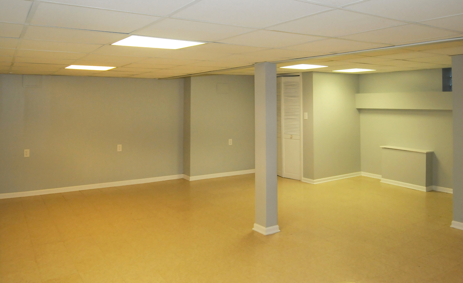 2436 2nd Avenue North Riverside, IL 60546 - Photo 13 of 26 a view of an empty room