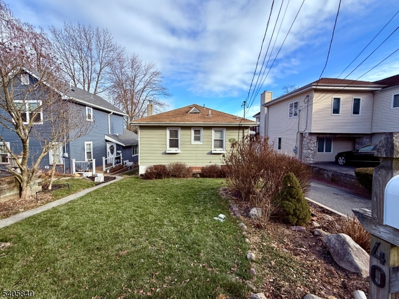 40 West Shore Road Denville, NJ 07834 - Photo 2 of 31