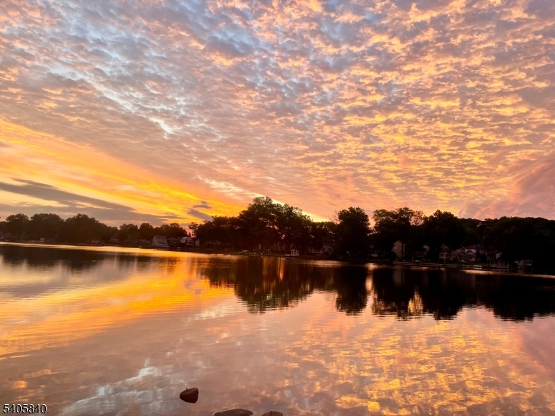 40 West Shore Road Denville, NJ 07834 - Photo 26 of 31