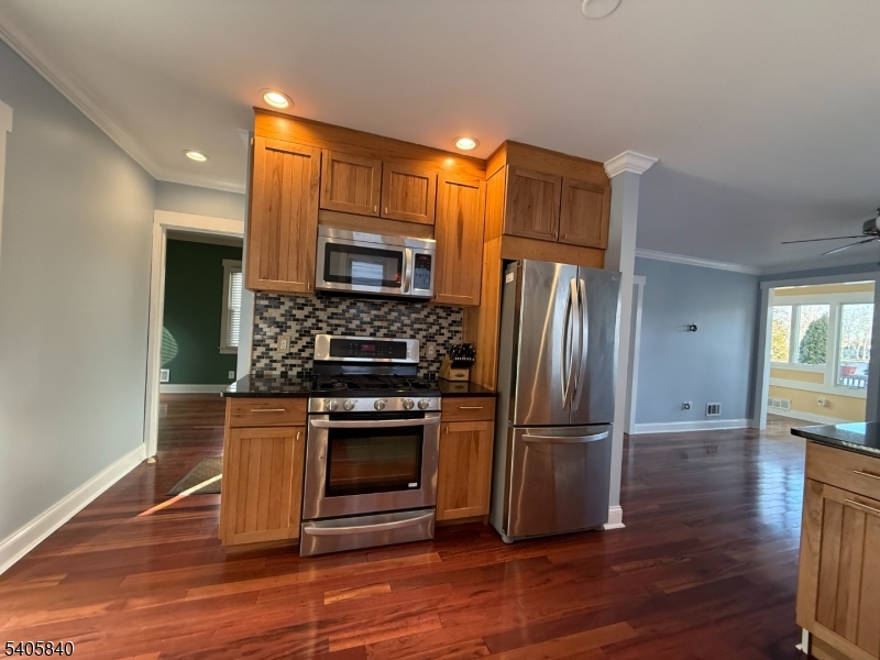 40 West Shore Road Denville, NJ 07834 - Photo 5 of 31