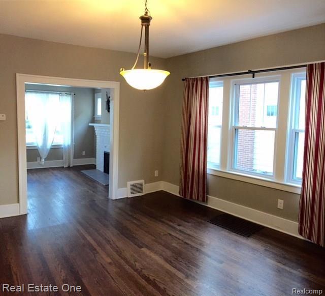 65 Wellesley Drive Pleasant Ridge, MI 48069 - Photo 6 of 24 FullSizeRender-11.jpg