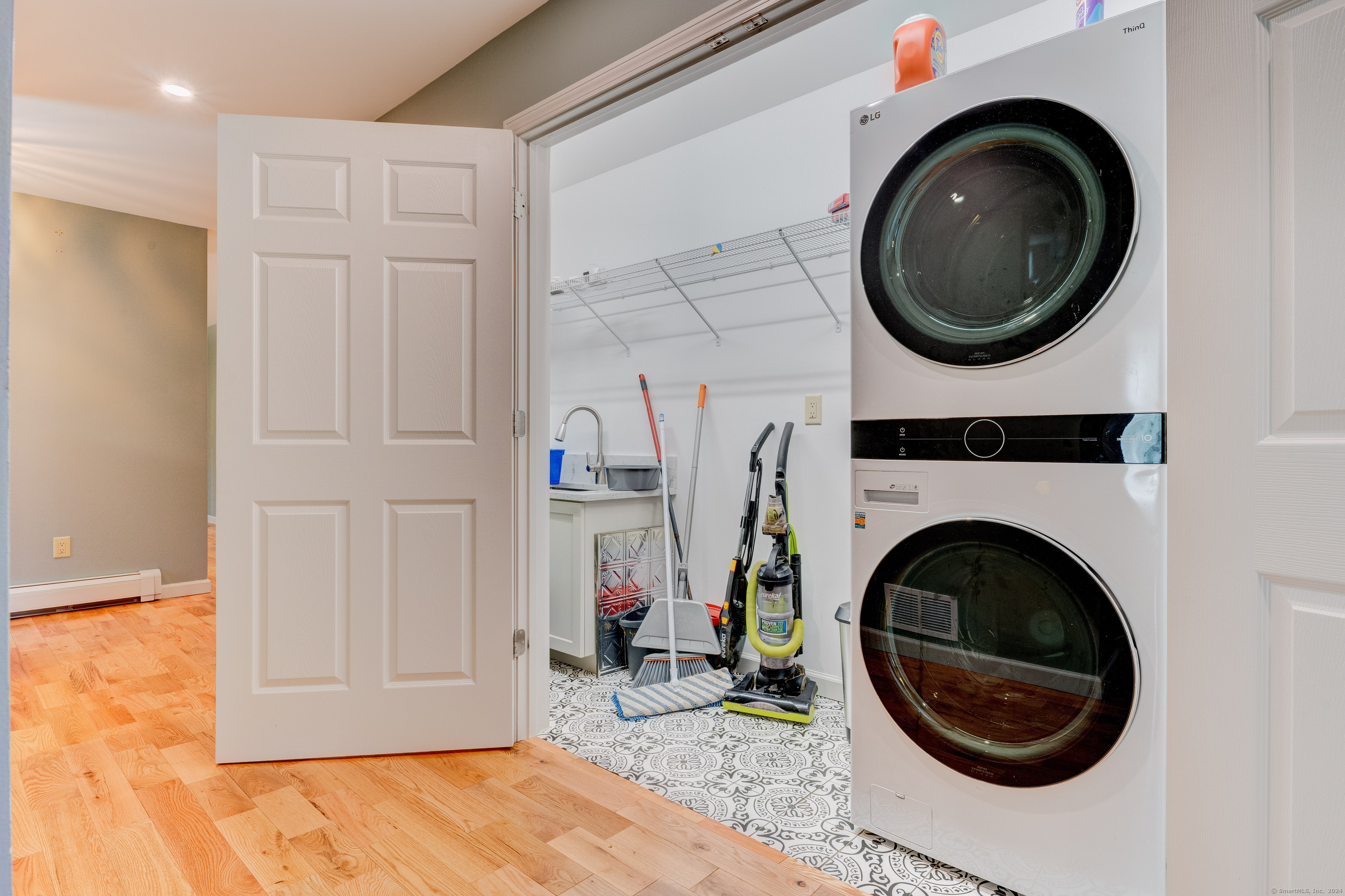 404 Bassetts Bridge Road Mansfield, CT 06250 - Photo 27 of 40 laundry