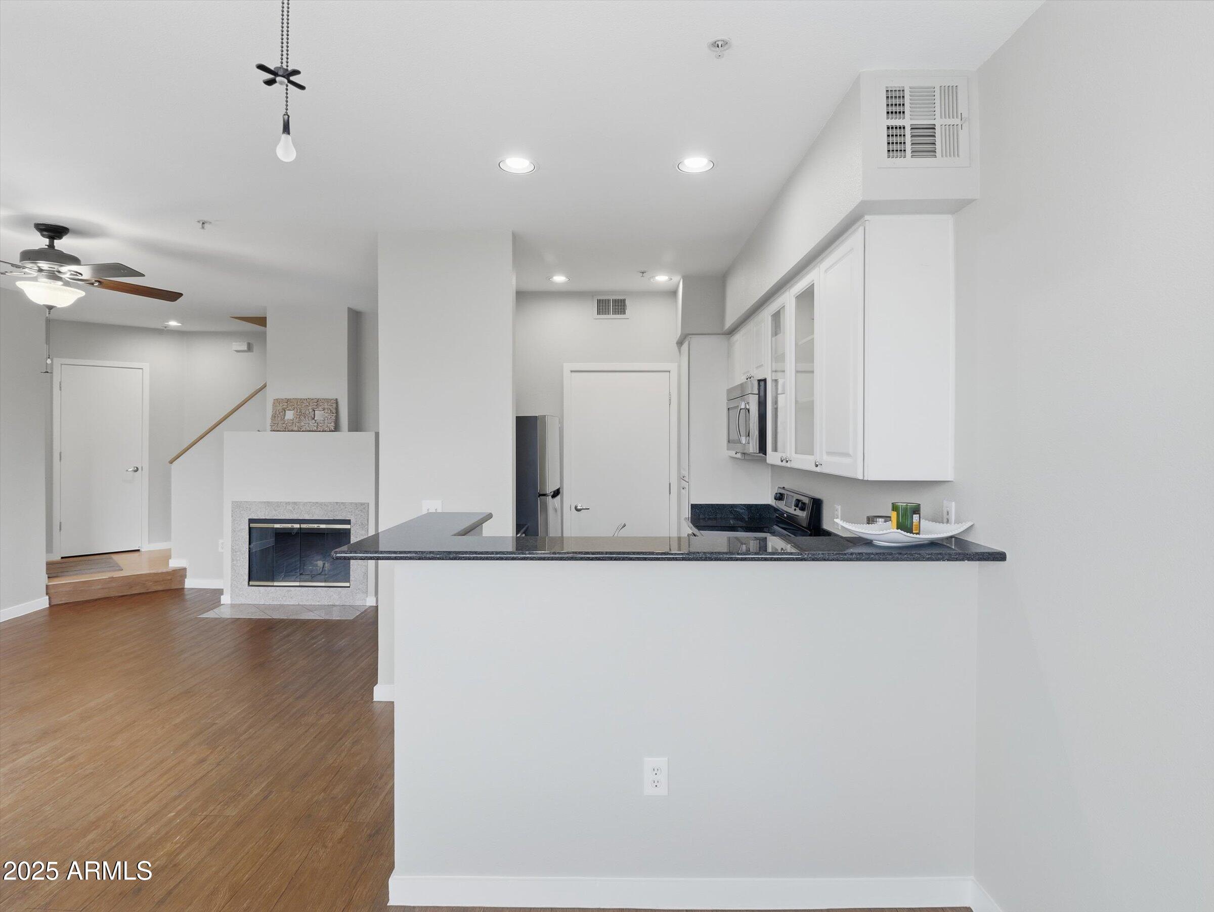 3633 North 3rd Avenue, Unit 2084 Phoenix, AZ 85013 - Photo 6 of 19 11-3633 N 3rd Avenue #2084-11