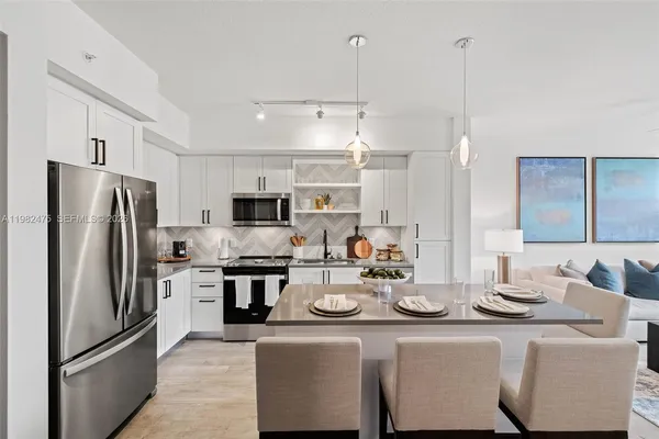 $2,560 | 3991 Northwest 82nd Avenue, Unit 1138, Hollywood, FL 33024