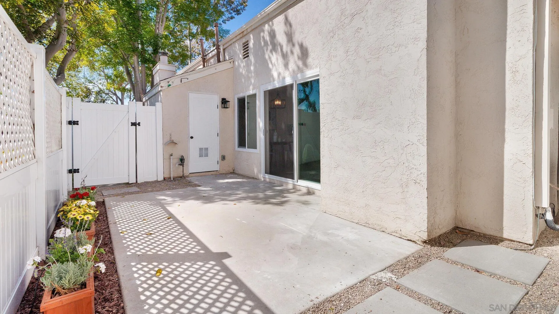 1371 Evergreen Drive Cardiff, CA 92007 - Photo 23 of 25 a backyard of a house