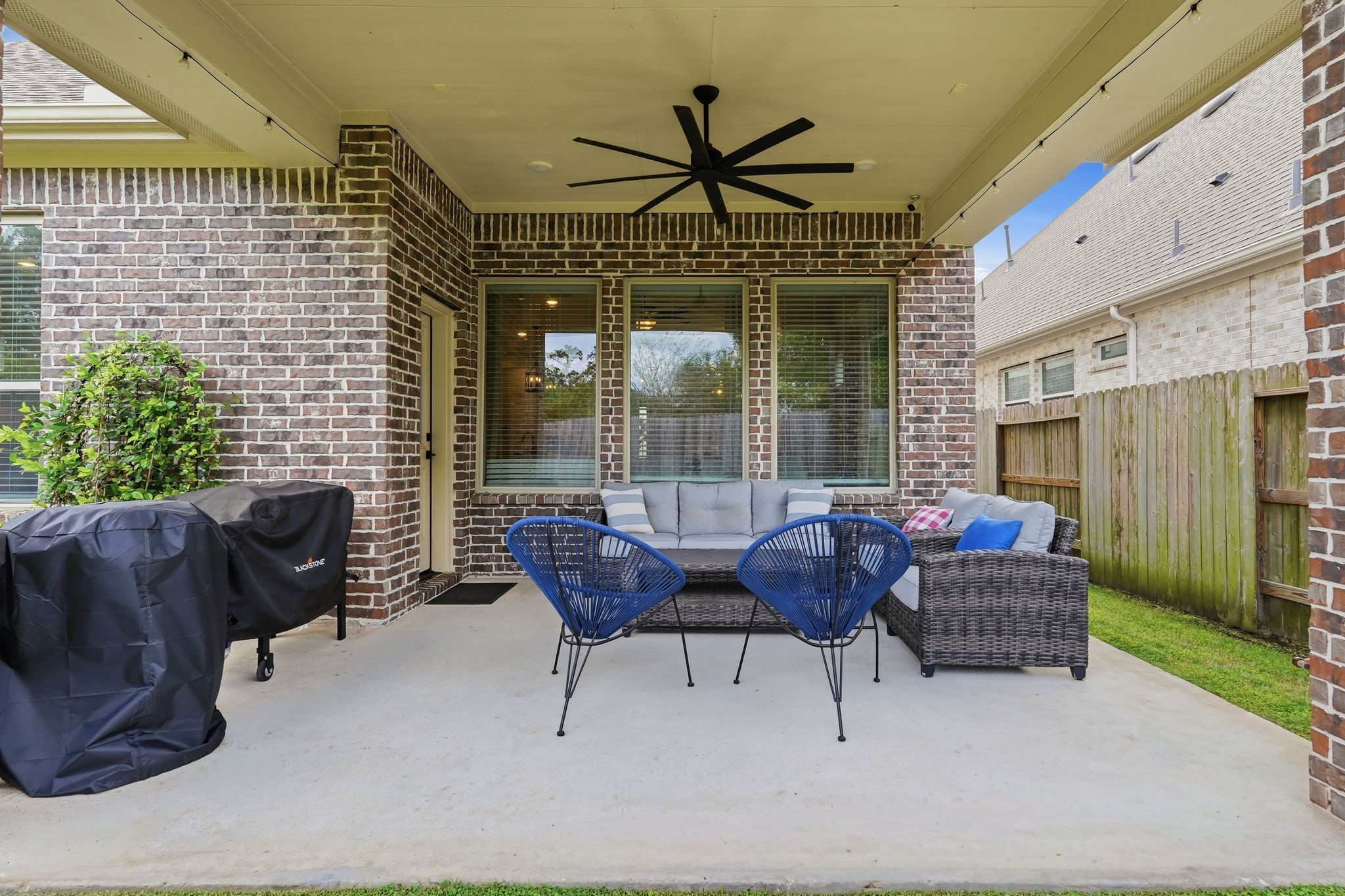24423 Morningside Terrace Tomball, TX 77375 - Photo 26 of 47 a building outdoor space with patio furniture