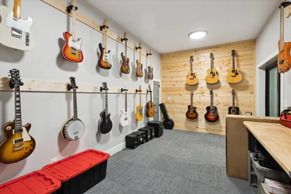 $2,199,000 | 32170 Bent Oak Trail, Niles, MI 49120