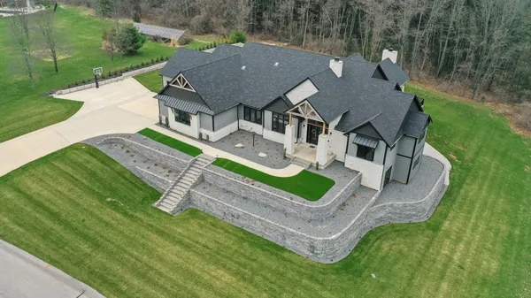 $2,199,000 | 32170 Bent Oak Trail, Niles, MI 49120