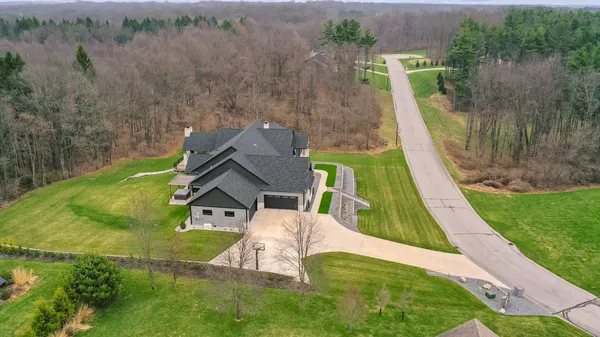 $2,199,000 | 32170 Bent Oak Trail, Niles, MI 49120
