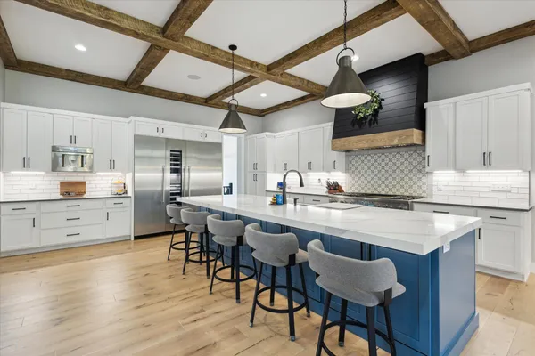 $2,199,000 | 32170 Bent Oak Trail, Niles, MI 49120