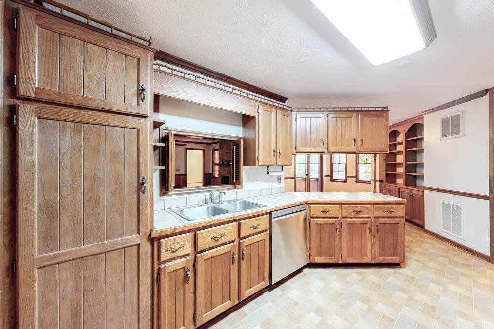 805 Kimball Pond Road Aiken, SC 29803 - Photo 5 of 35 Kitchen!