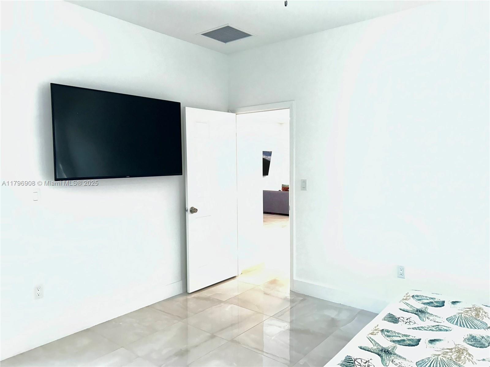 730 Largo Road Key Largo, FL 33037 - Photo 21 of 29 a view of livingroom with furniture