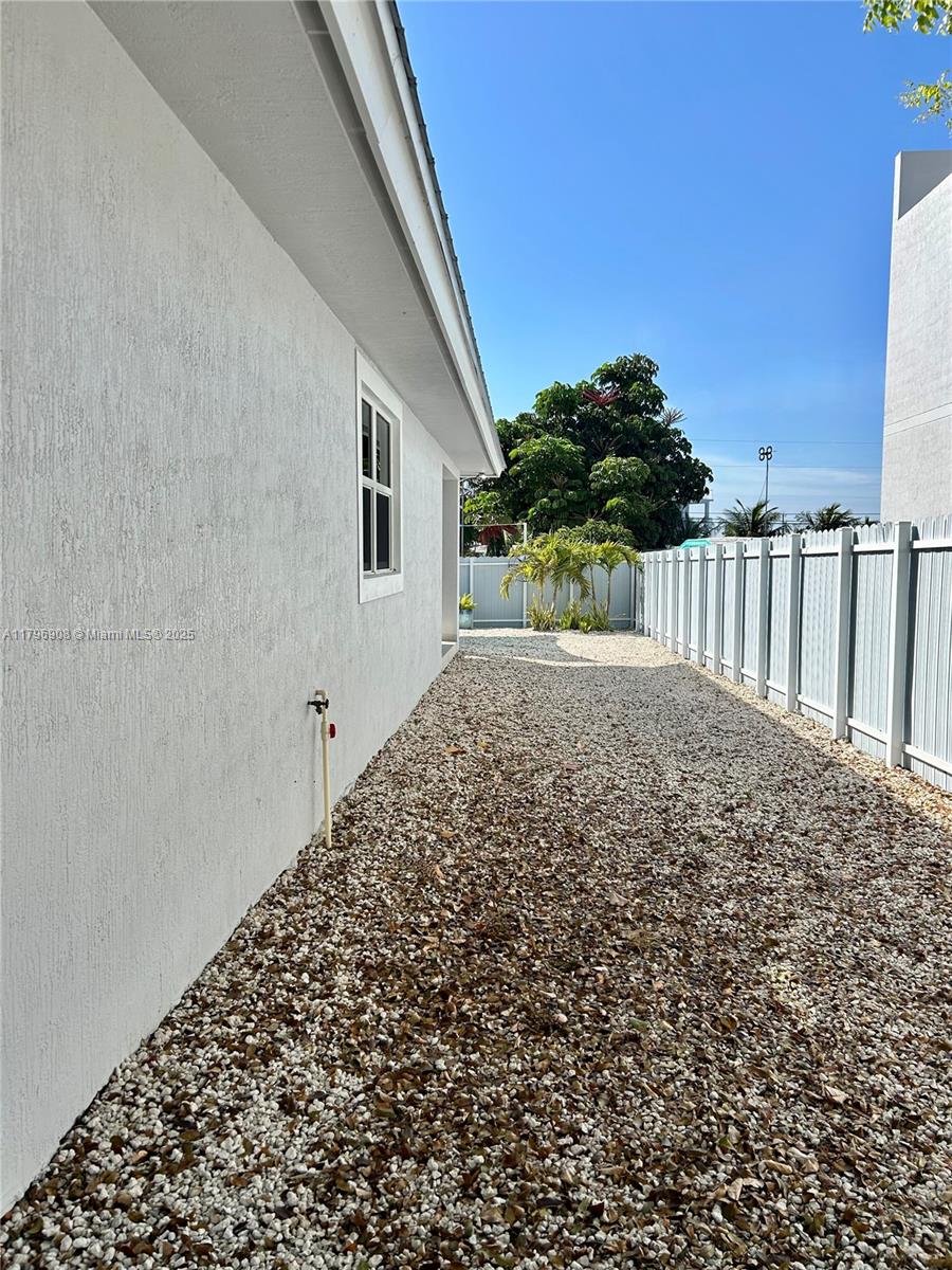 730 Largo Road Key Largo, FL 33037 - Photo 6 of 29