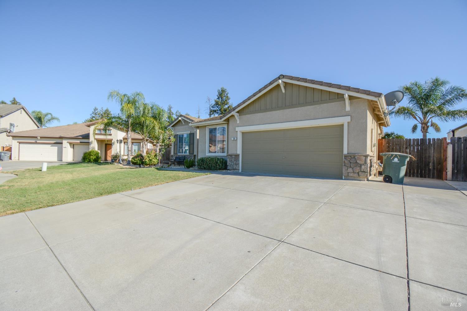 300 Rennert Way Dixon, CA 95620 - Photo 2 of 24 Gallery Image 2