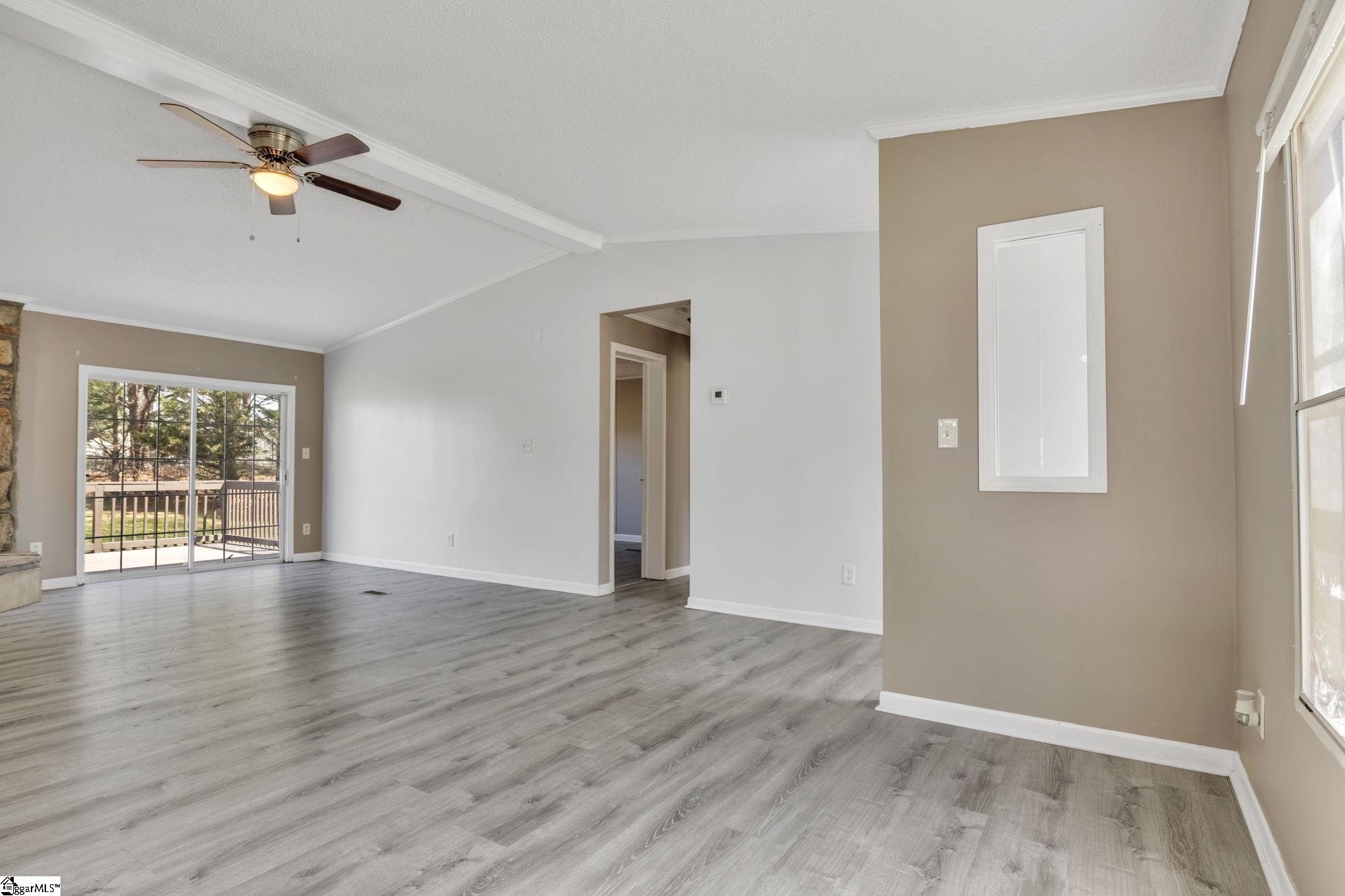 304 Walnut Crest Court Fountain Inn, SC 29644 - Photo 8 of 25 Gallery Image 8