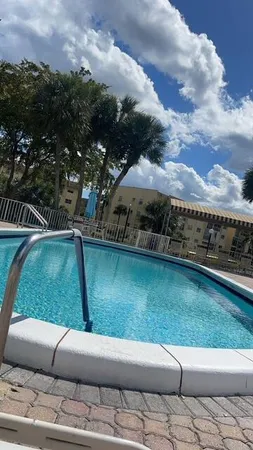 $1,600 | 8350 Sunrise Lakes Boulevard, Unit 204, Sunrise, FL 33322