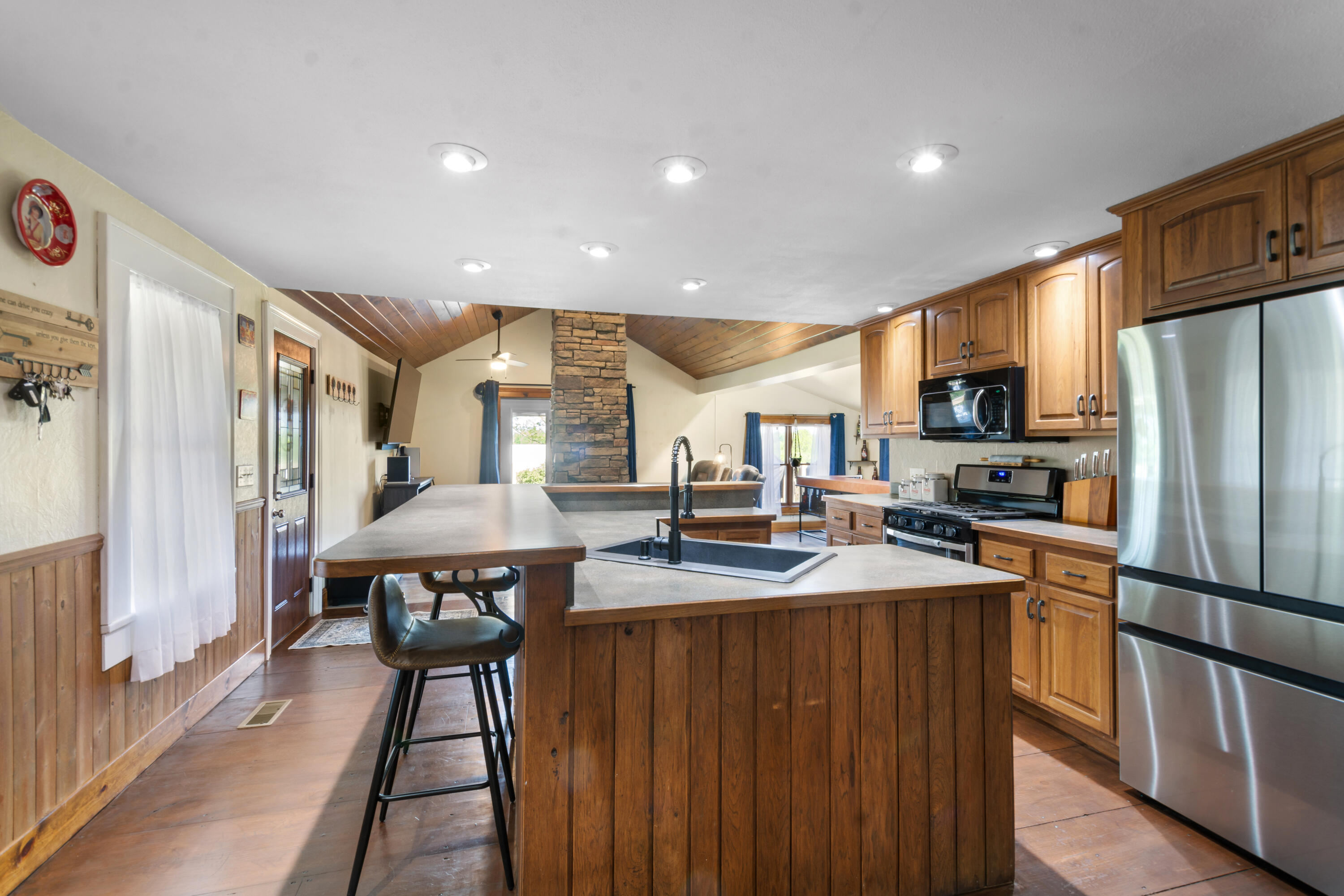 8250 Oneida Road Grand Ledge, MI 48837 - Photo 5 of 32 DSC_8051