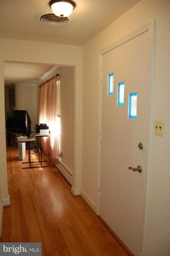 805 Gabel Street Silver Spring, MD 20901 - Photo 2 of 18 Entrance / Foyer