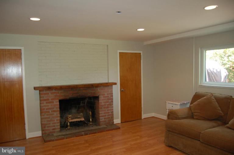 805 Gabel Street Silver Spring, MD 20901 - Photo 12 of 18 Family Room