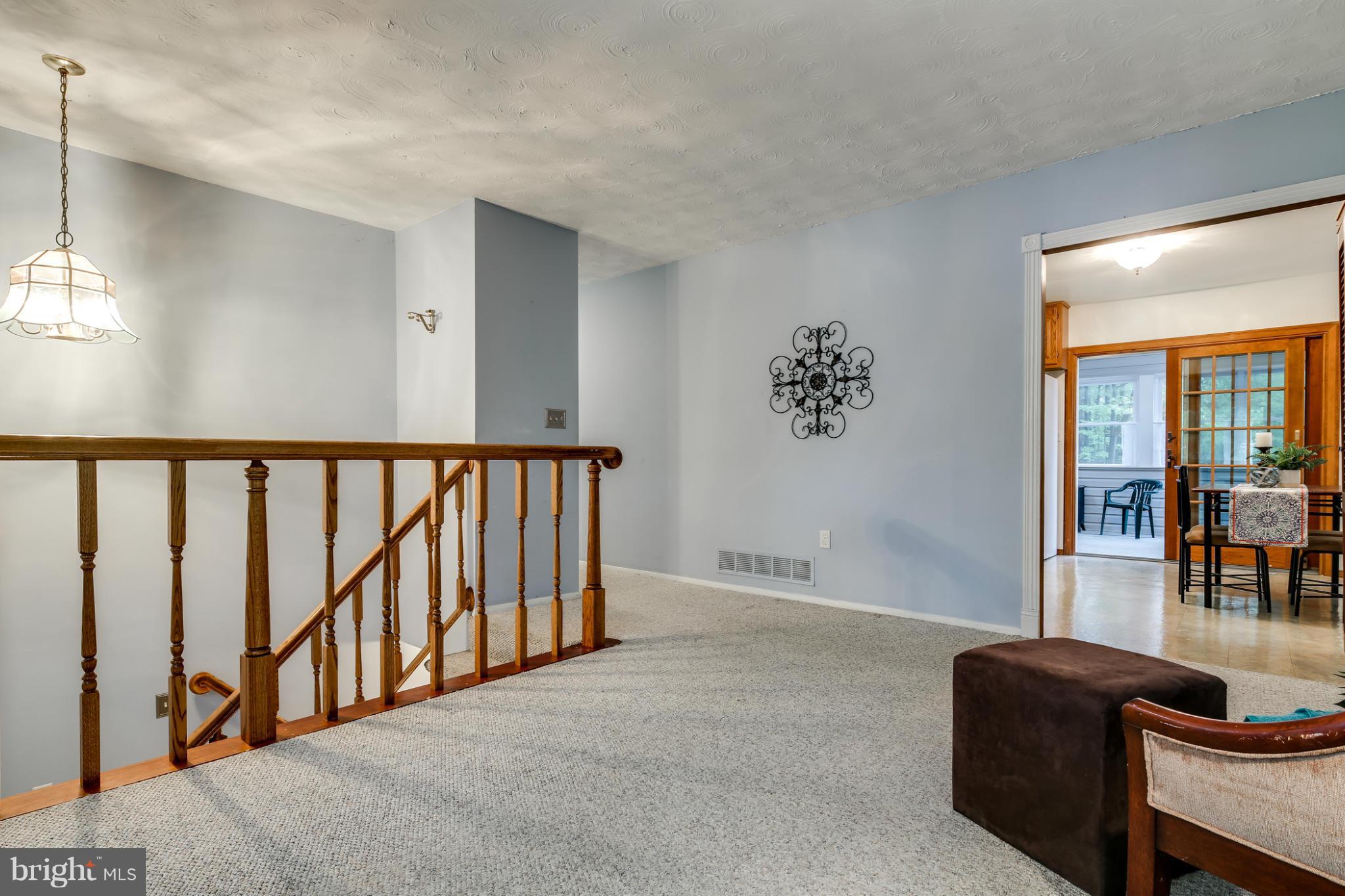 491 North Patuxent Road Odenton, MD 21113 - Photo 11 of 28 Living Room