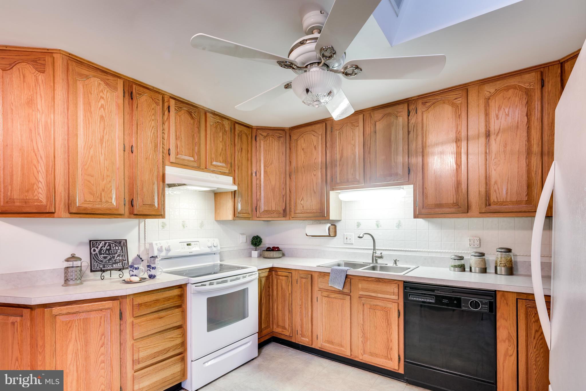 491 North Patuxent Road Odenton, MD 21113 - Photo 4 of 28 Lots of storage in this well appointed kitchen.