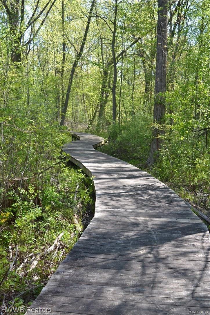 60928 Pennington Way Rochester, MI 48306 - Photo 36 of 40 Amazing Walking Trail