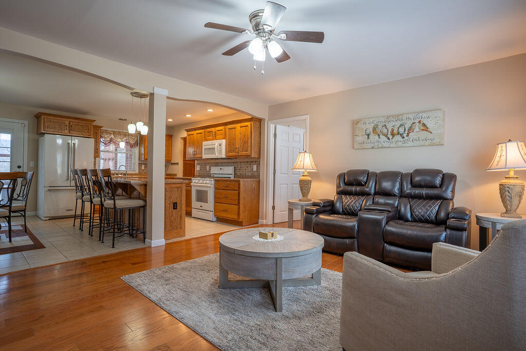 19 May Avenue Trenton, GA 30752 - Photo 2 of 31 A7301596-HDR