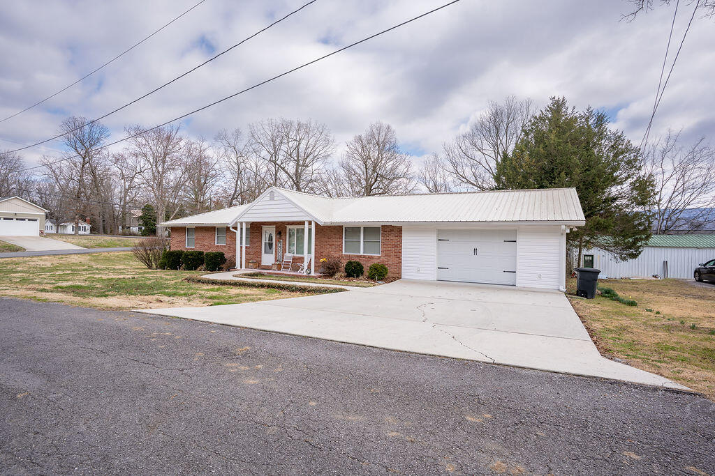 19 May Avenue Trenton, GA 30752 - Photo 29 of 31 A7301671-HDR