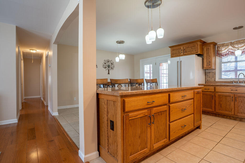 19 May Avenue Trenton, GA 30752 - Photo 8 of 31 A7301608-HDR