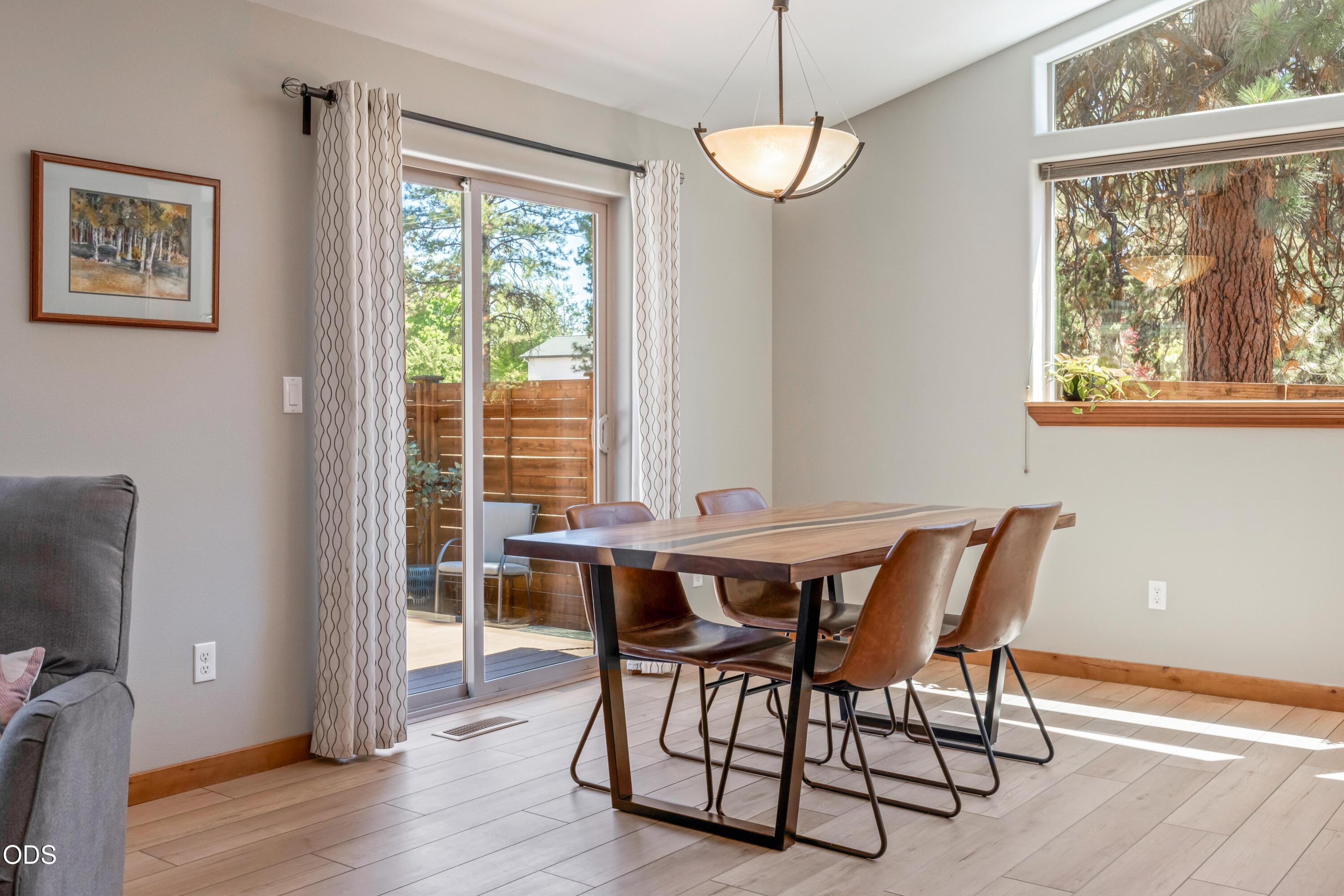 20218 Archie Briggs Road Bend, OR 97703 - Photo 10 of 34