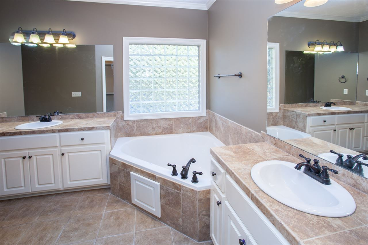 453 Ash Tree Lane Madison, MS 39110 - Photo 28 of 45 Photo 29
