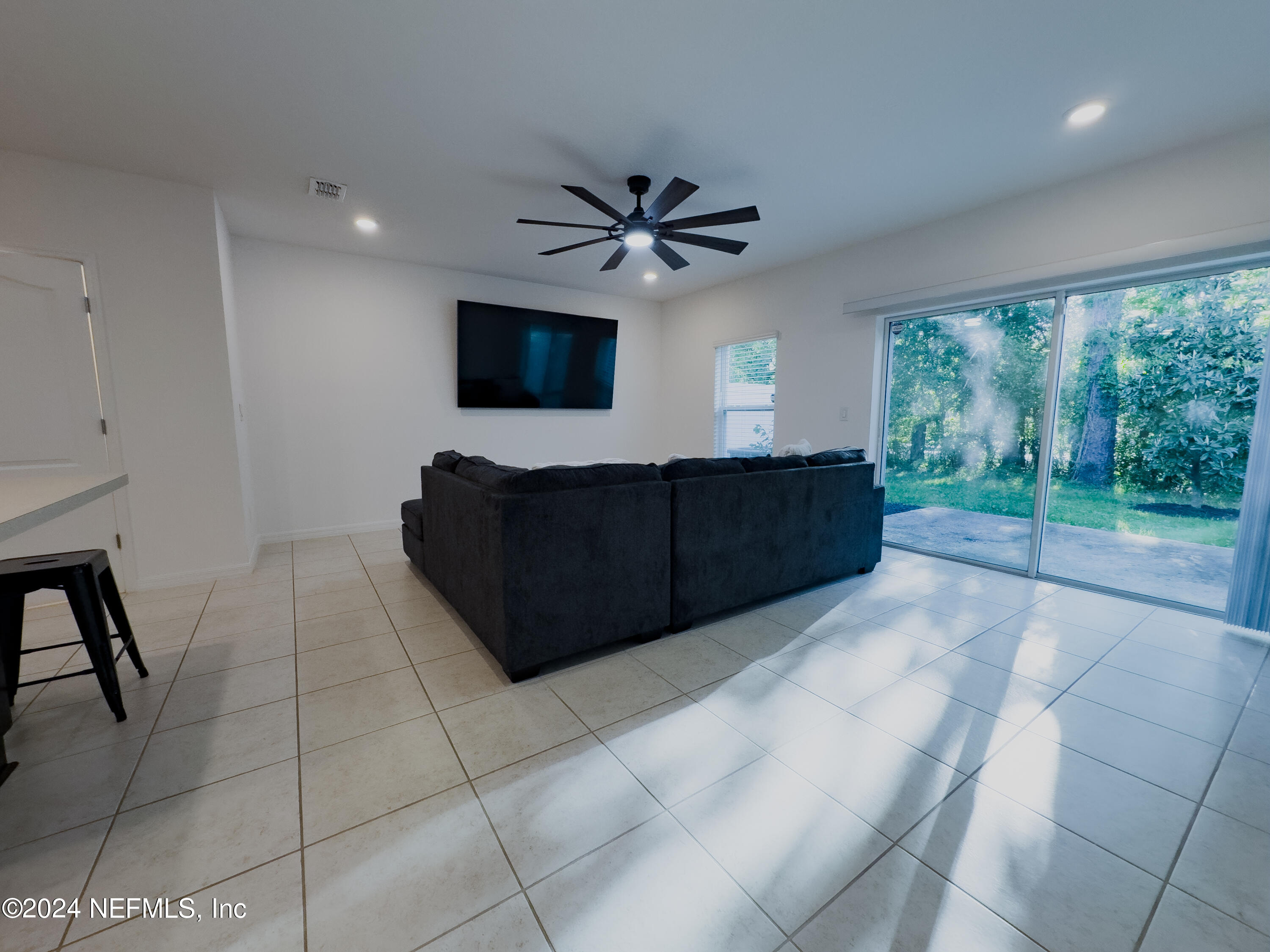 718 Bent Baum Road Jacksonville, FL 32205 - Photo 5 of 21 09 - 718 Bent Baum Rd-Living Room