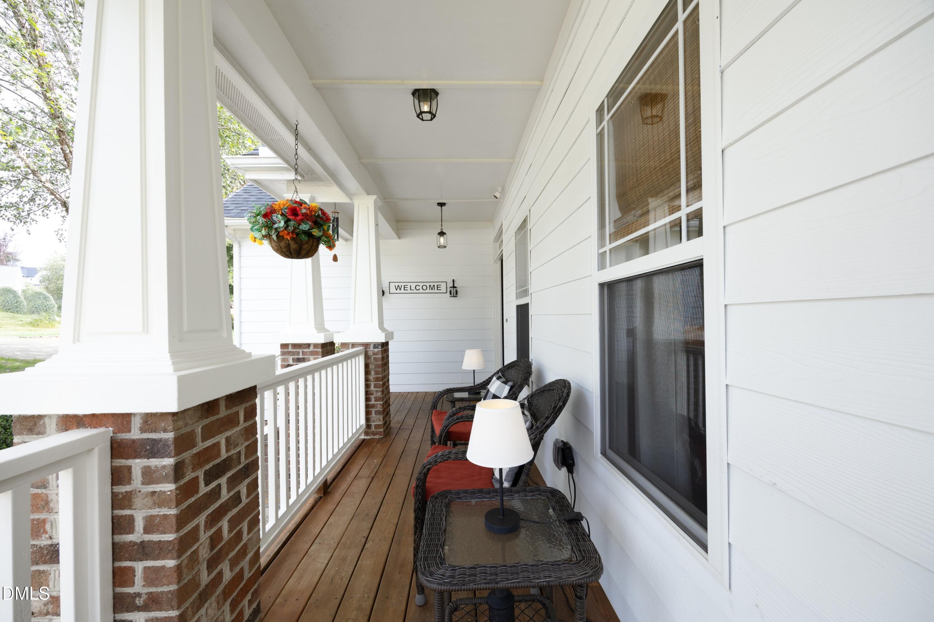 07FrontPorch