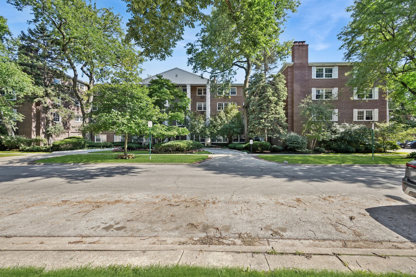 1025 Randolph Street, Unit 112 Oak Park, IL 60302 - Photo 2 of 25