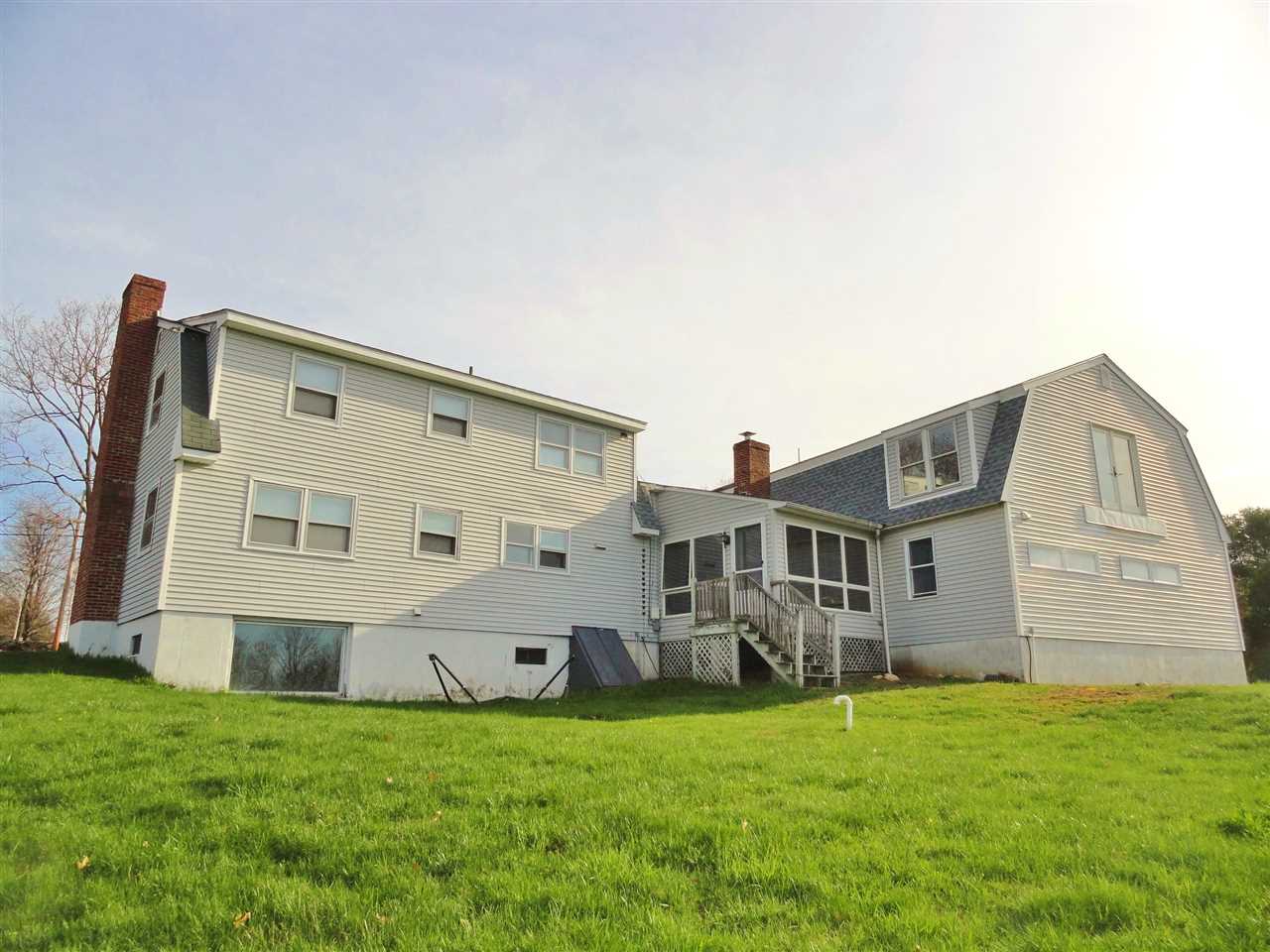 7 Putney Road Bow, NH 03304 - Photo 2 of 32